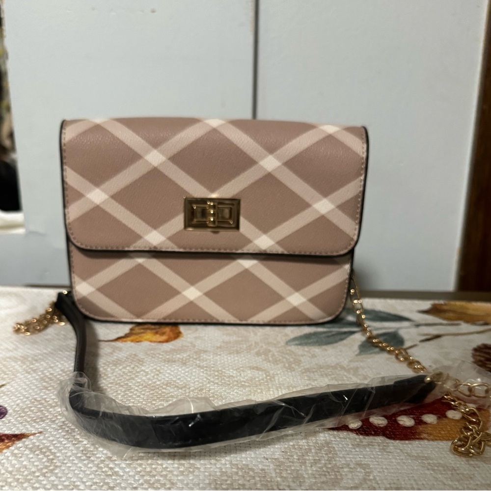 Chic Plaid Crossbody Bag in Beige